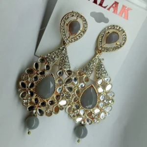 Earrings - P65