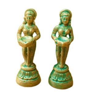 Pavai Vilakku